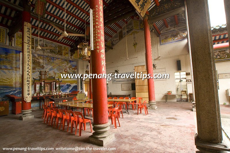 Another view of the Ng Fook Thong main hall
