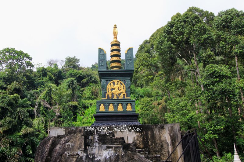 Main stupas at Jinggangshan Penang Hill Temple