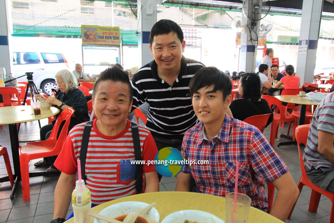 Tim with Marcus Chin (left) and Huang Jinglun (right)