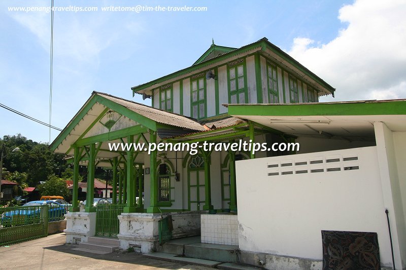 Musalla Kampung Bukit, side view