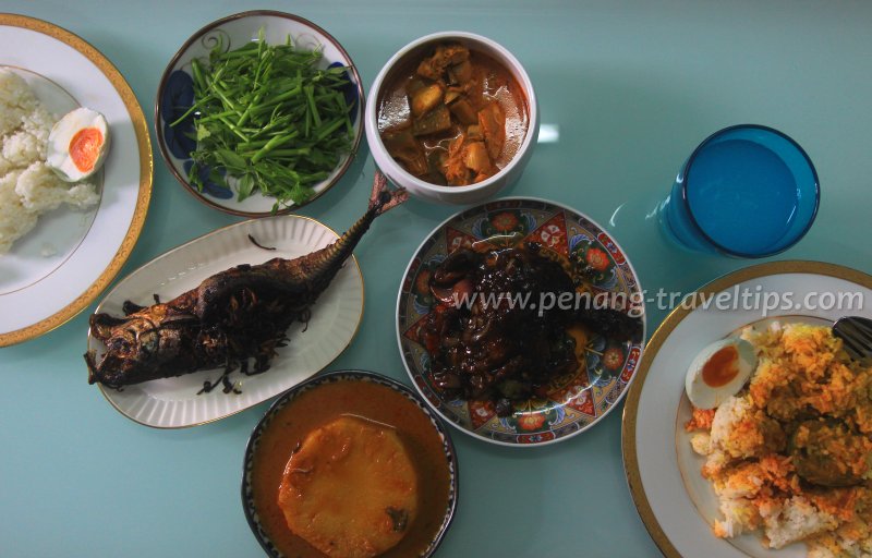 Nasi Padang Minang to go