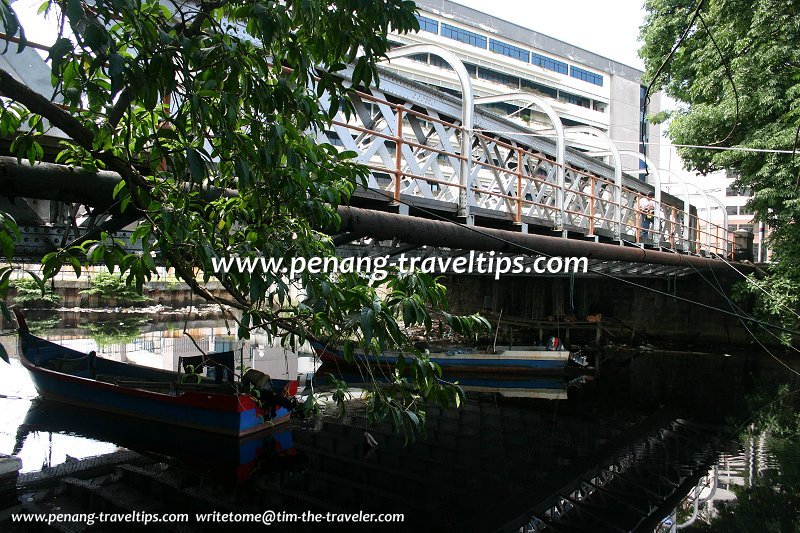 The old Sungai Pinang Bridge, before reconstruction
