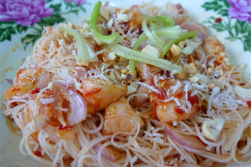 Pearly Kee's Kerabu Beehoon