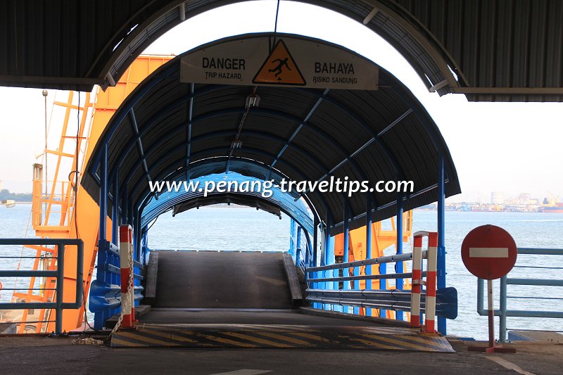 Boarding ramp, Pengkalan Raja Tun Uda