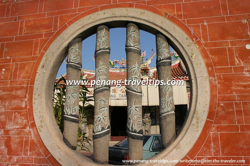 Pothole window at Tan Kongsi