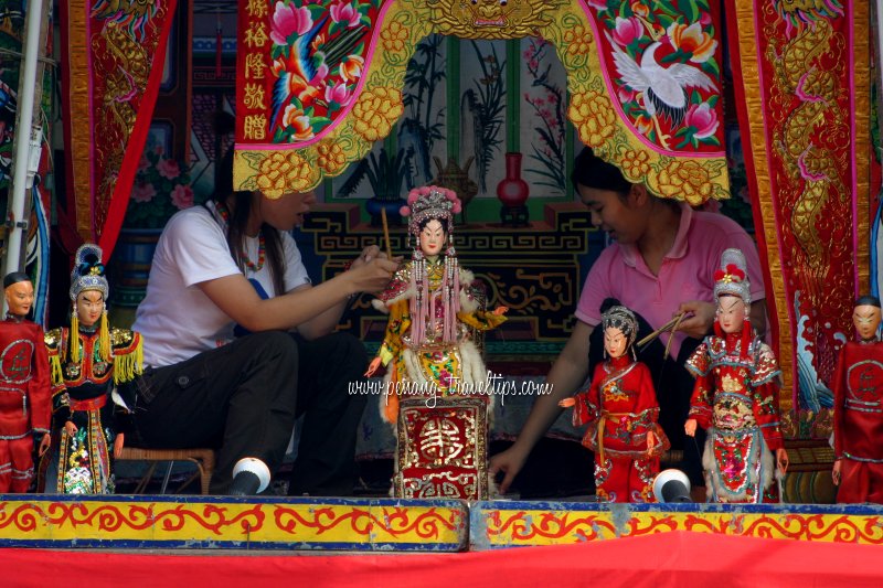 Puppet play at Ngor Teik Keong Temple