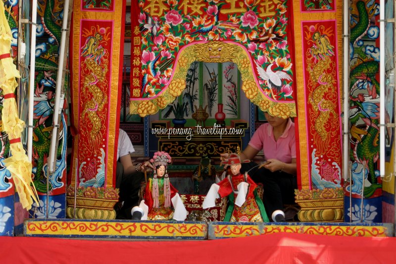 Puppet show staged at Ngor Teik Keong Temple