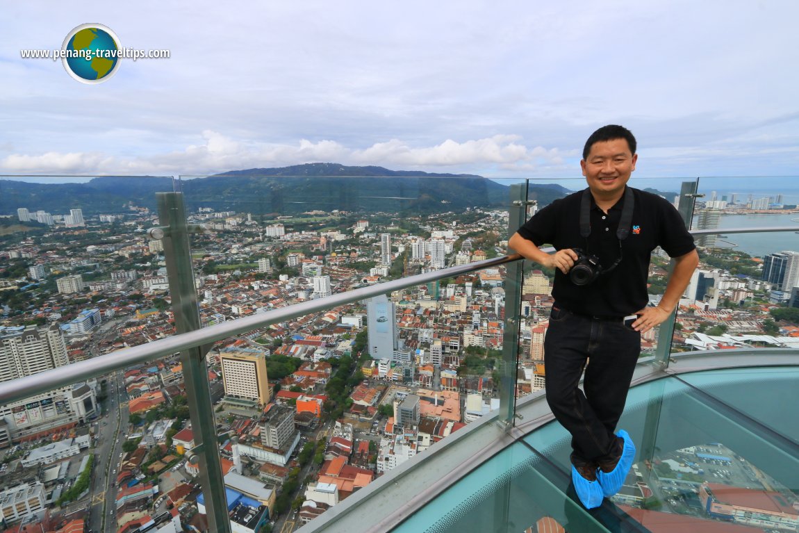 Timothy Tye at Rainbow Skywalk @ The TOP, Komtar