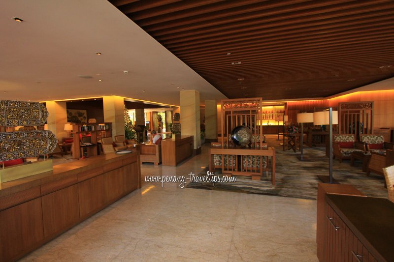 The large reading area at Rasa Sayang Resort