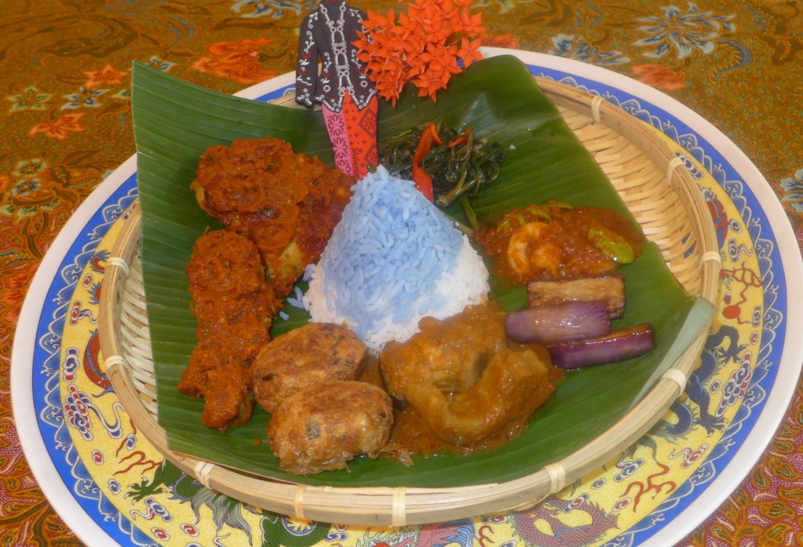 Nasi Biru King, Red Chopsticks