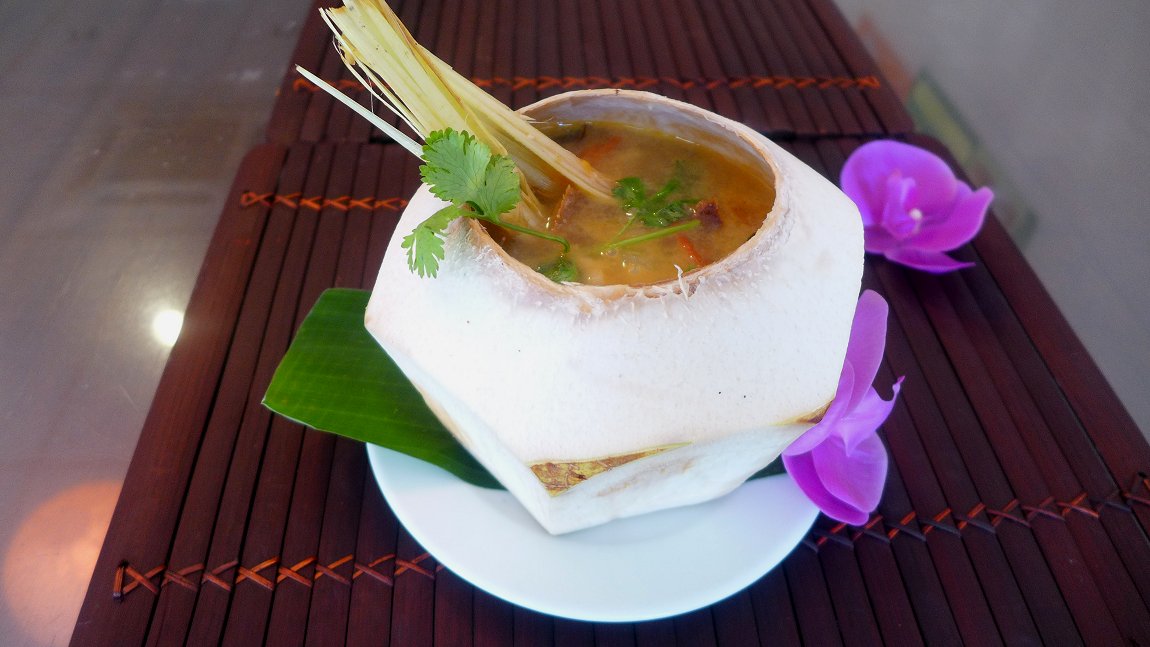 Thai Clear Tomyam Chicken, Red Chopsticks