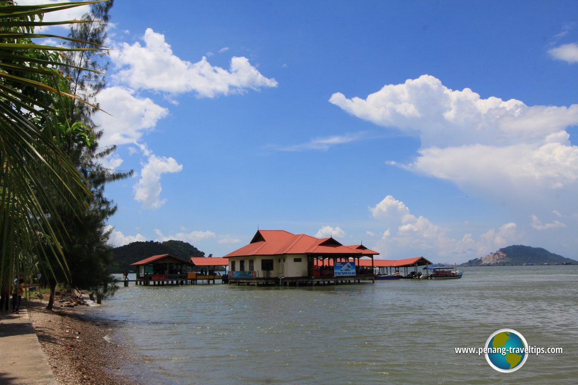 Restoran Terapung, Pulau Aman