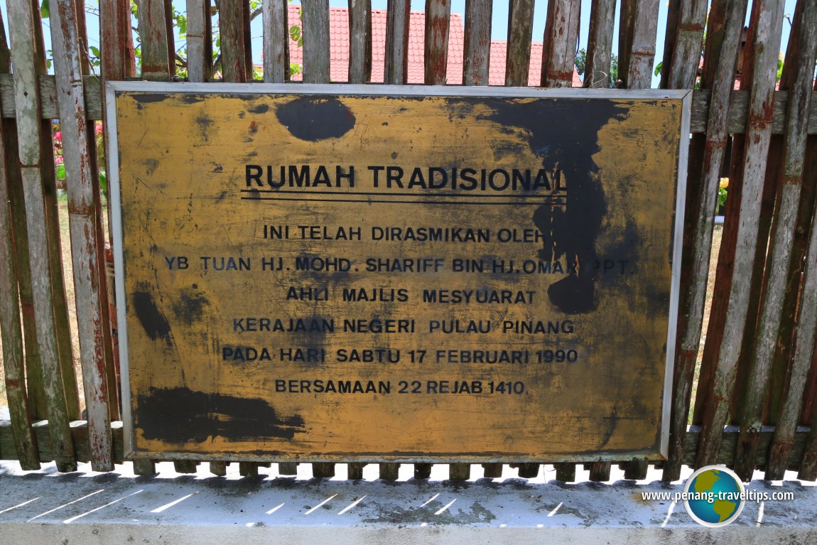 Rumah Tradisional Kampung Seronok