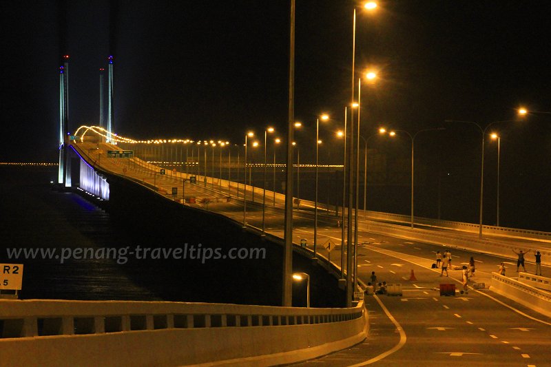 Second Penang Bridge at night