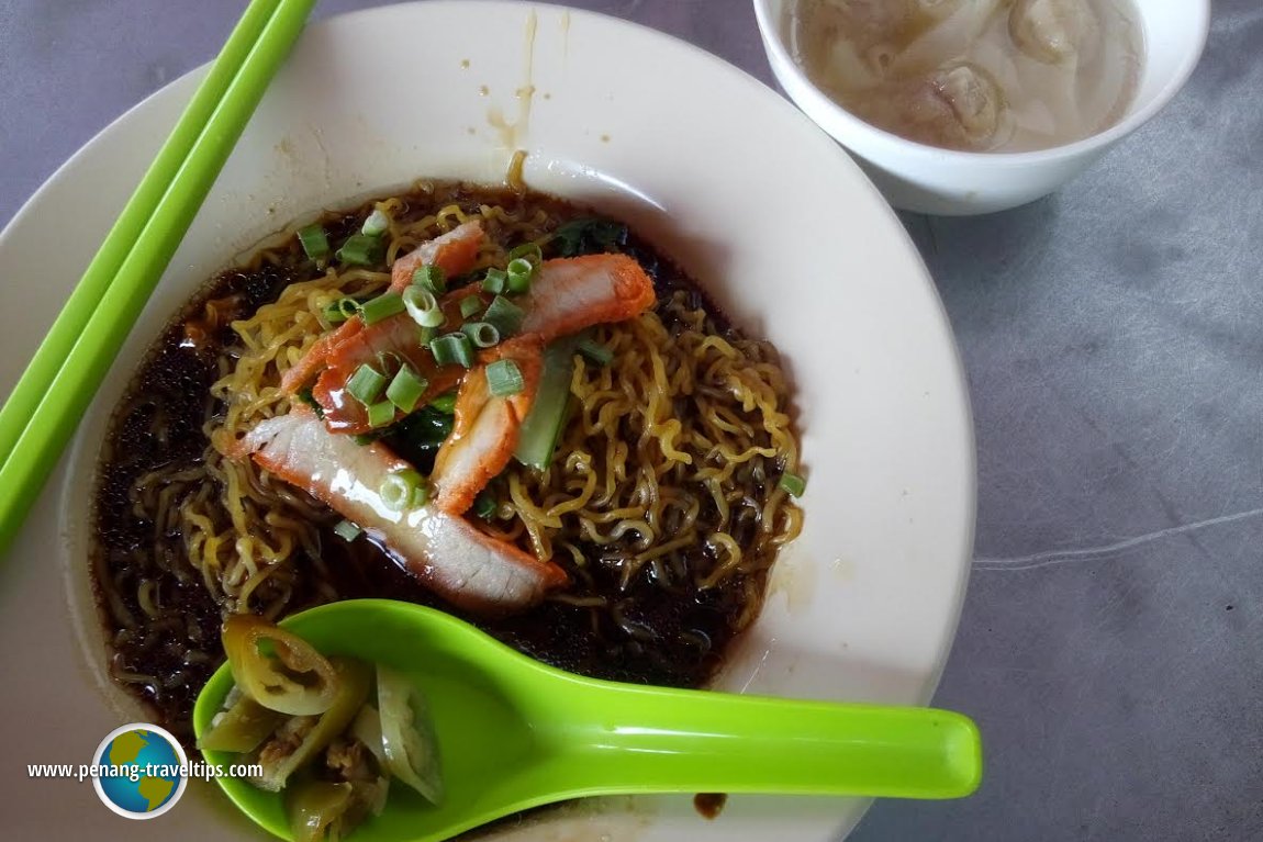 Sungai Pinang Hawker Centre wan than mee