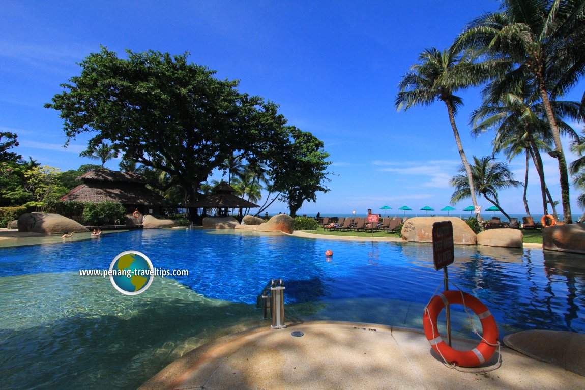 The huge swimming pool of Rasa Sayang Resort