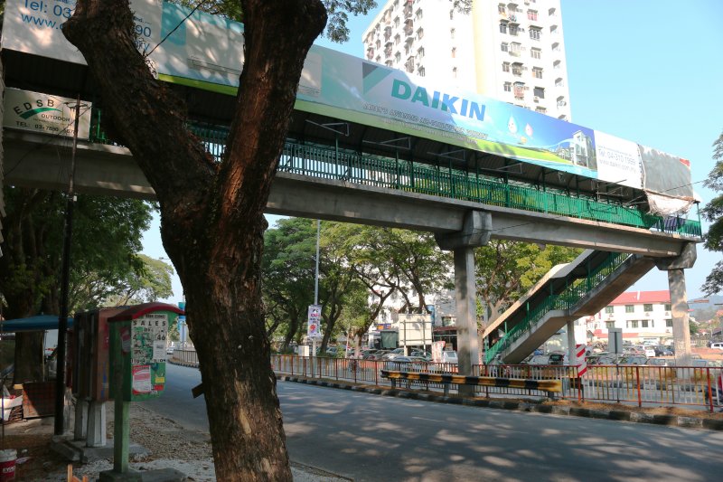 Taman Bukit Jambul Pedestrian Bridge