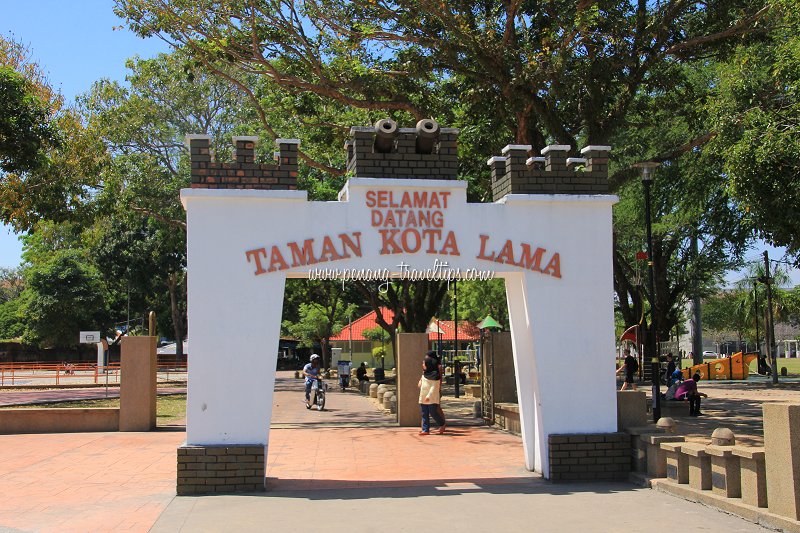 Taman Kota Lama gateway arch