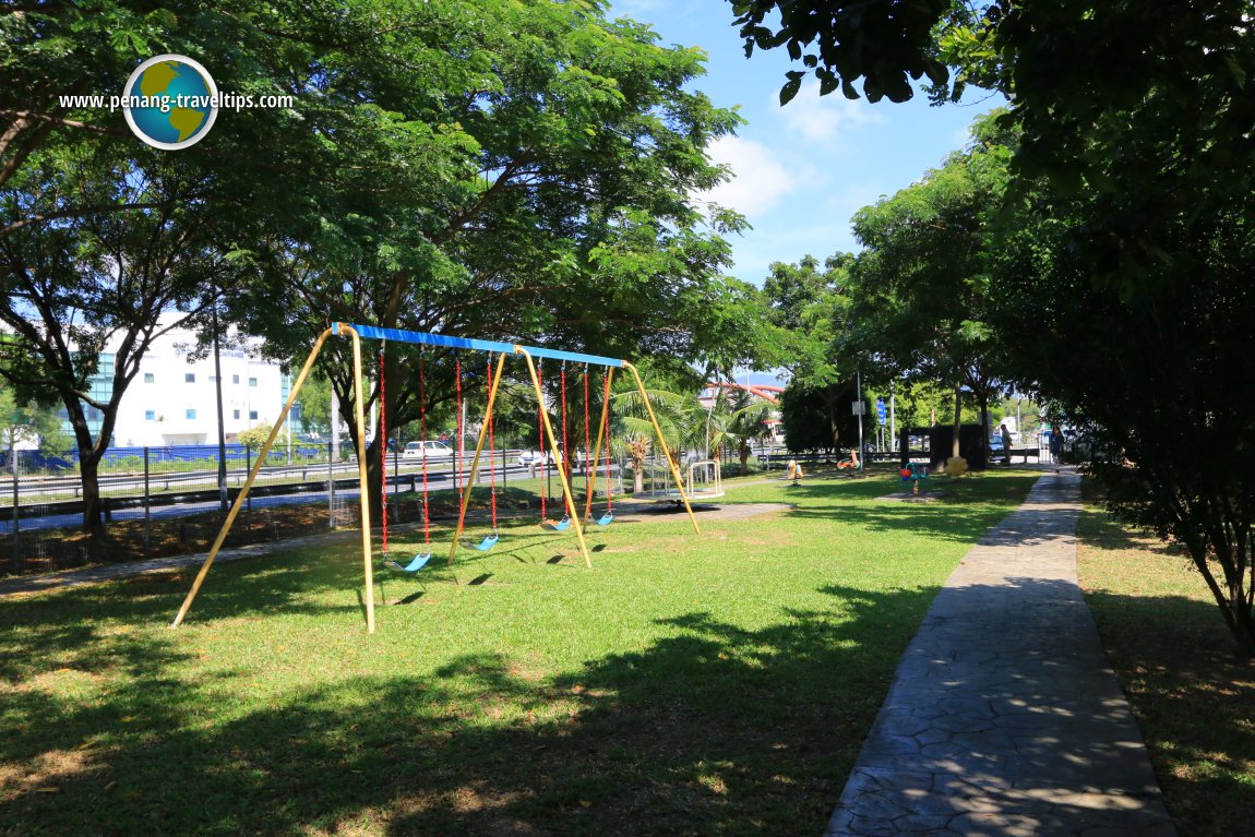 Taman Sri Nibong Linear Park