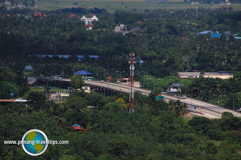 Tasik Mengkuang Interchange