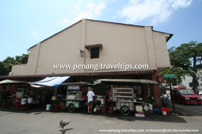 Kedai Kopi Cathay, at the junction of Tavoy Road with Burmah Road