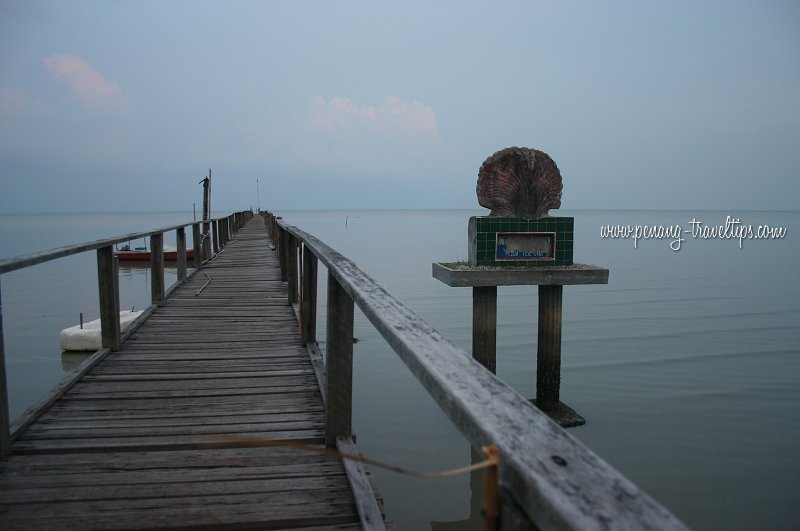 Teluk Tempoyak old pier