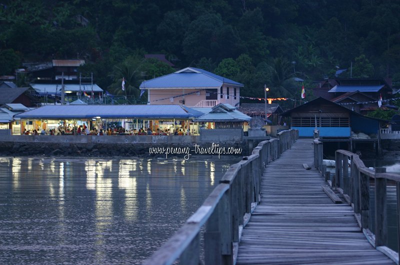 Teluk Tempoyak seafood restaurant