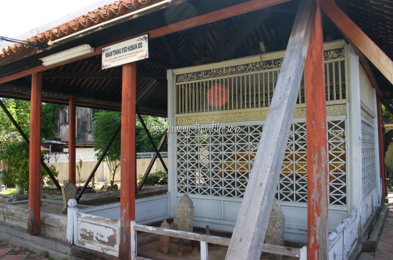 Tengku Syed Hussain Idid Mausoleum