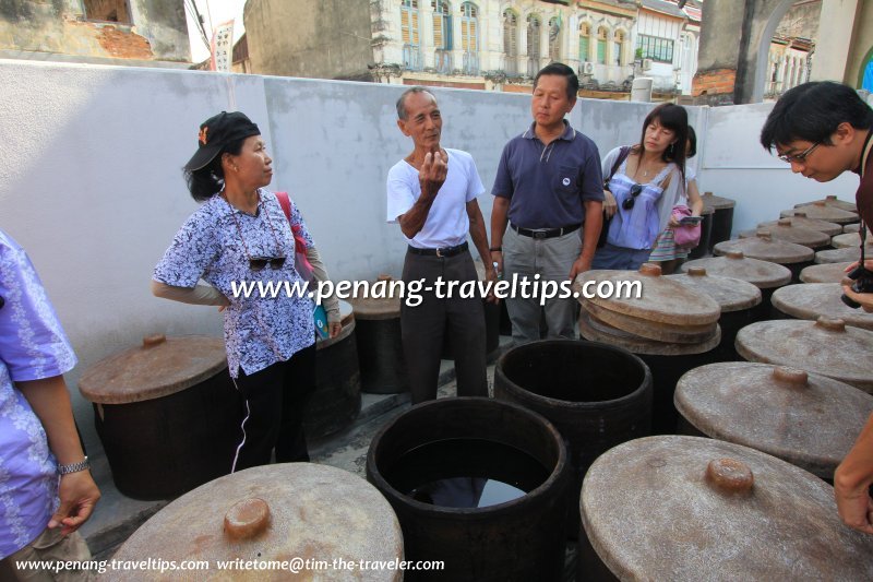 Drums containing thick soya sauce