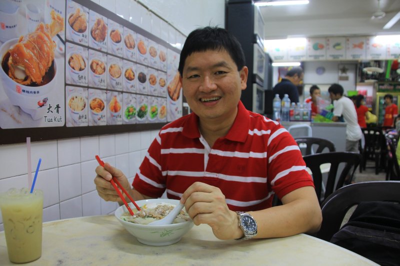 Tim with Kafe Sri Nibong Koay Teow Thng