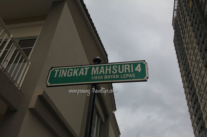 Tingkat Mahsuri 4 road sign