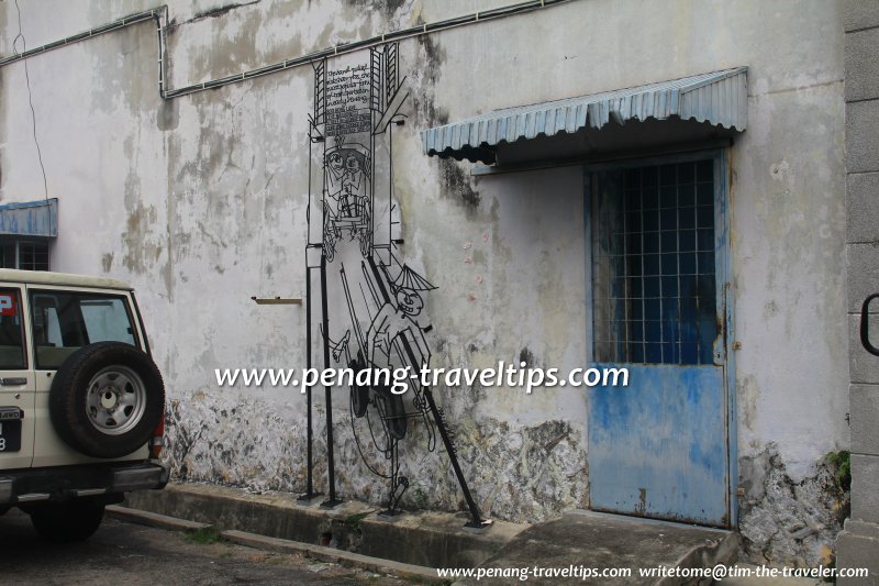 Too Narrow Sculpture, Soo Hong Lane, George Town, Penang