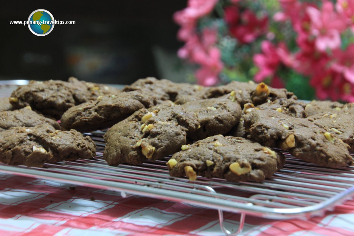 Walnut Chocolate Chip Cookies