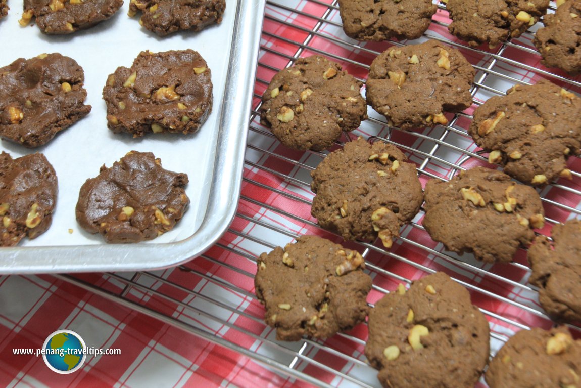 Walnut Chocolate Chip Cookies