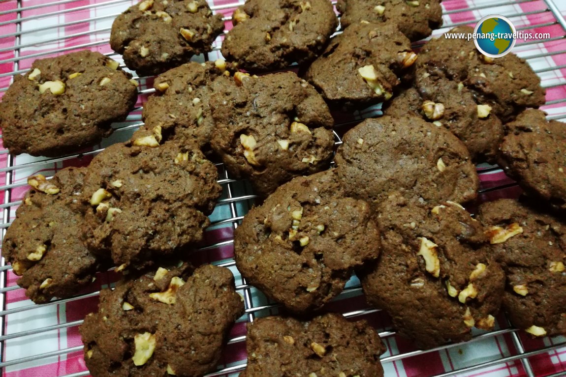 Walnut Chocolate Chip Cookies