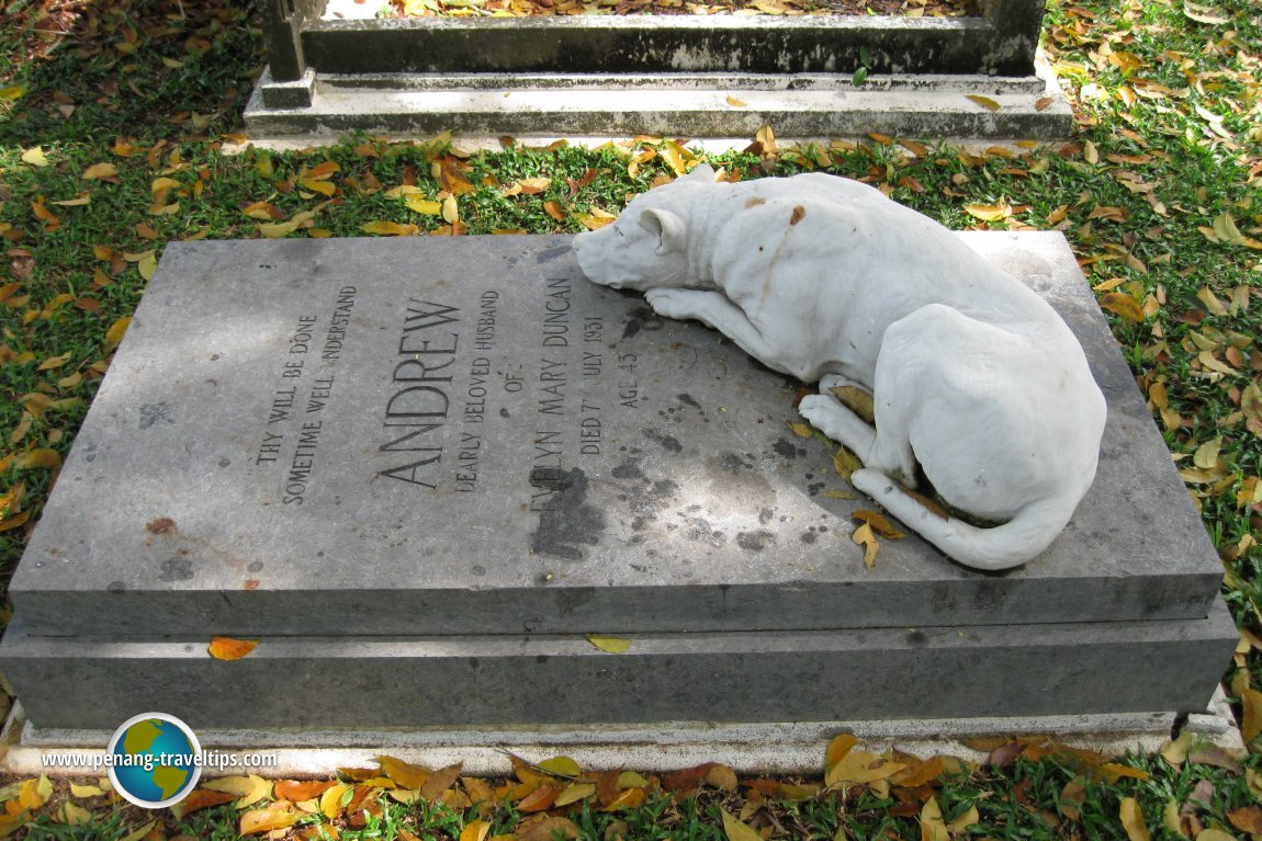 Dog Sculpture, Western Road Cemetery