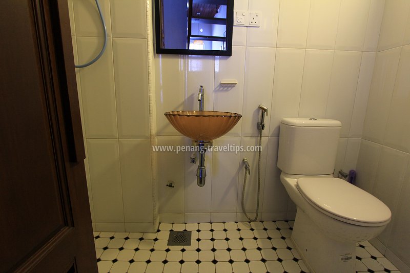 Ground floor bathroom, Wil House