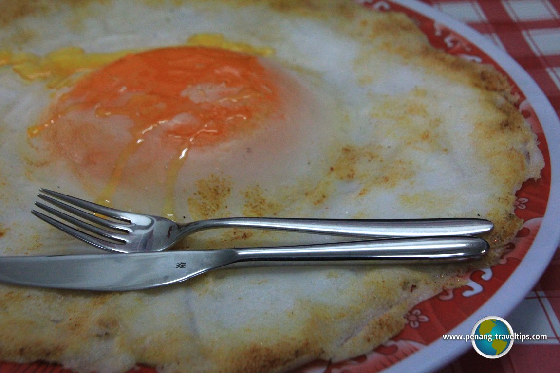 Wonderfood's Ostrich Egg, sunny side up