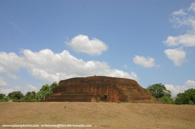 Dakkhina Thupa