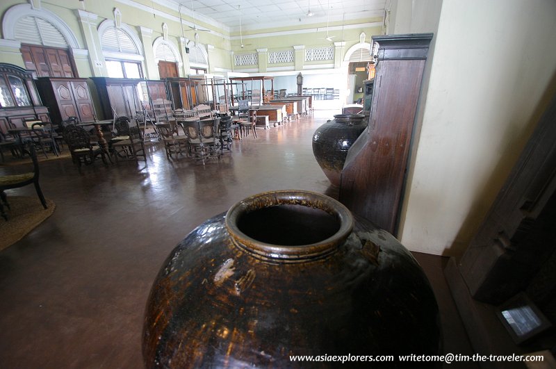 Furniture and pots, National Museum