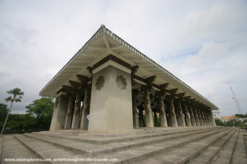 Independence Memorial Hall, side view