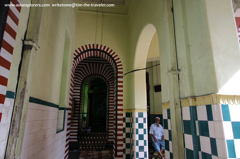 Jami Ul Alfar Mosque, interior