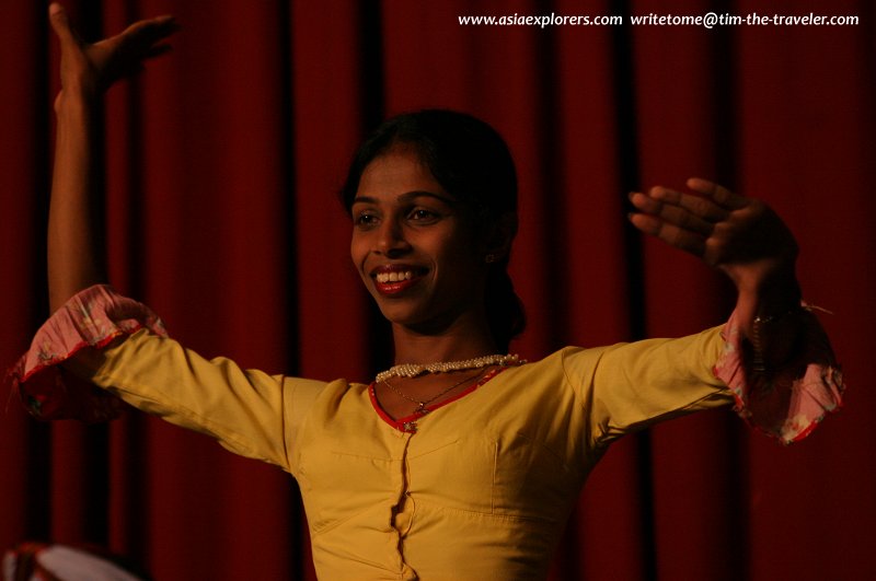 Kandyan woman dancer