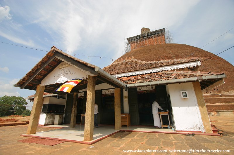 A kiosk at the Jetavana Dagoba