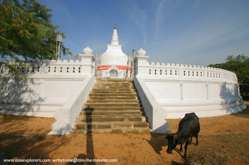 Lankarama Dagoba