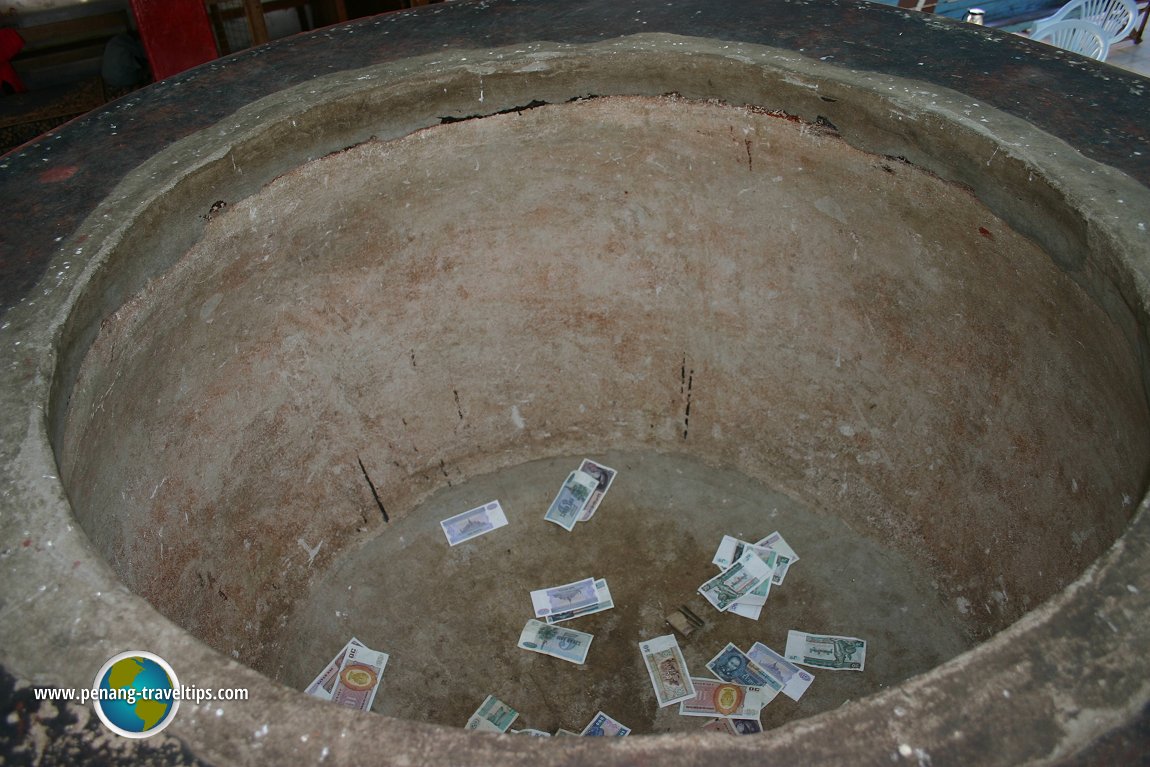 Manuha Temple, Bagan