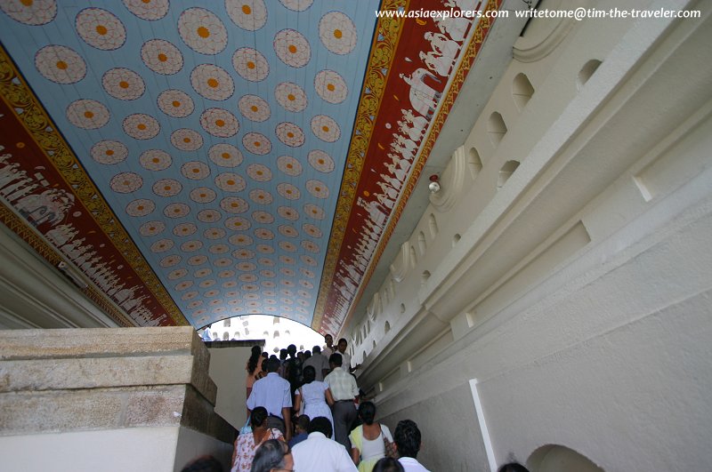 Passageway, Sacred Tooth Relic Temple