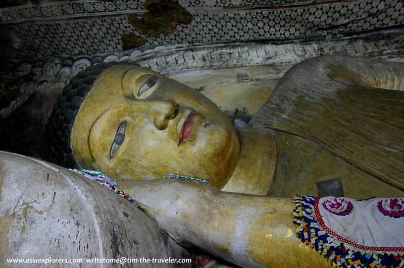 Reclining Buddha, Dambulla Cave