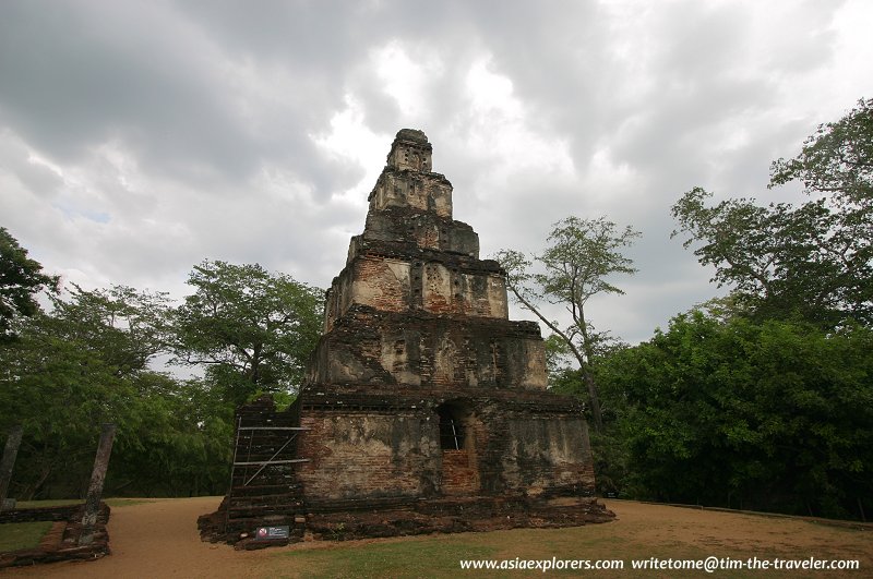 Satmahal Prasada