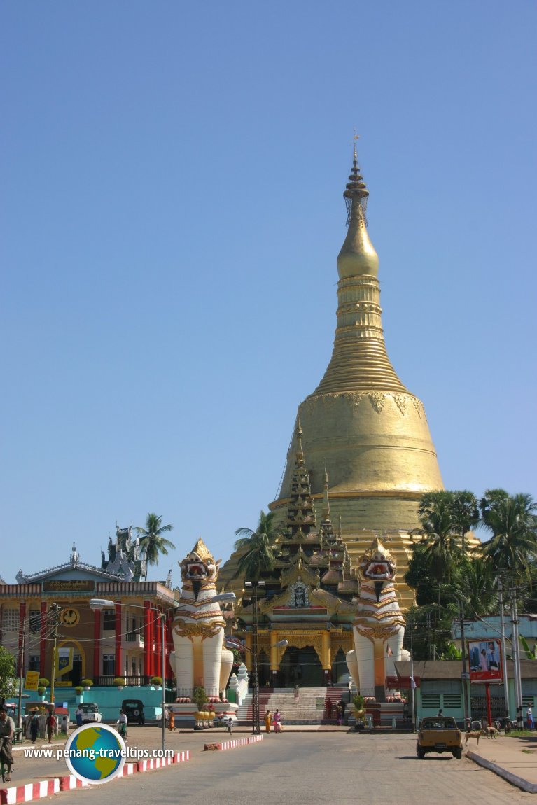 Shwemawdaw Pagoda in Bago, Myanmar